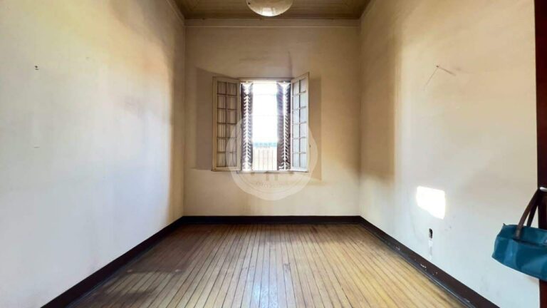 Casa à venda no Centro:
