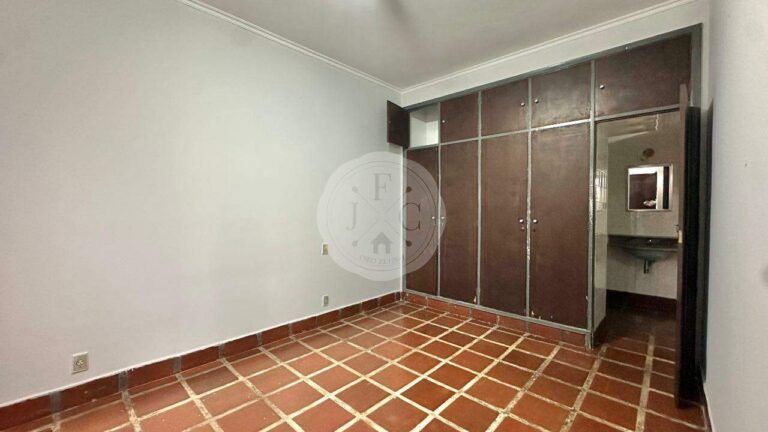 Casa para aluguel no Jardim Mosteiro: