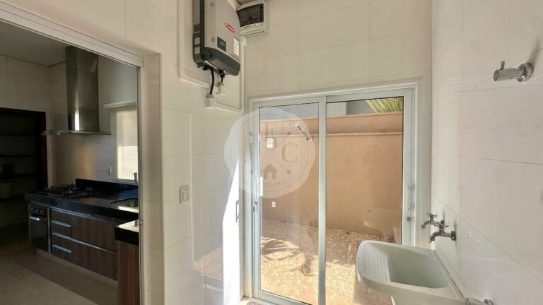 Casa em Condomínio para aluguel no Residencial e Empresarial Alphaville: