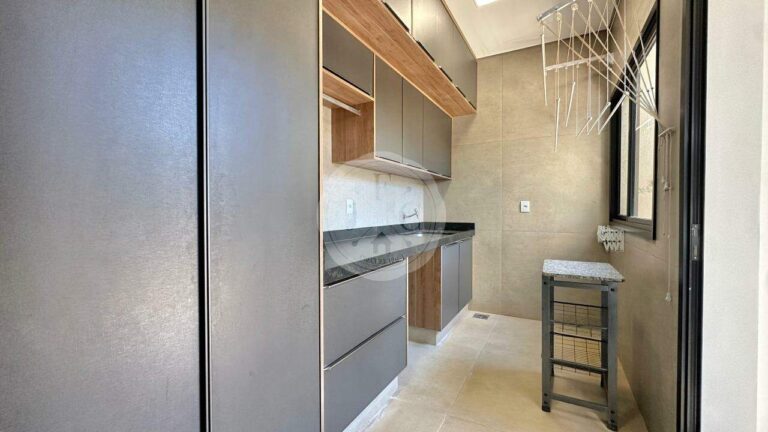 Casa em Condomínio para aluguel no Residencial e Empresarial Alphaville: