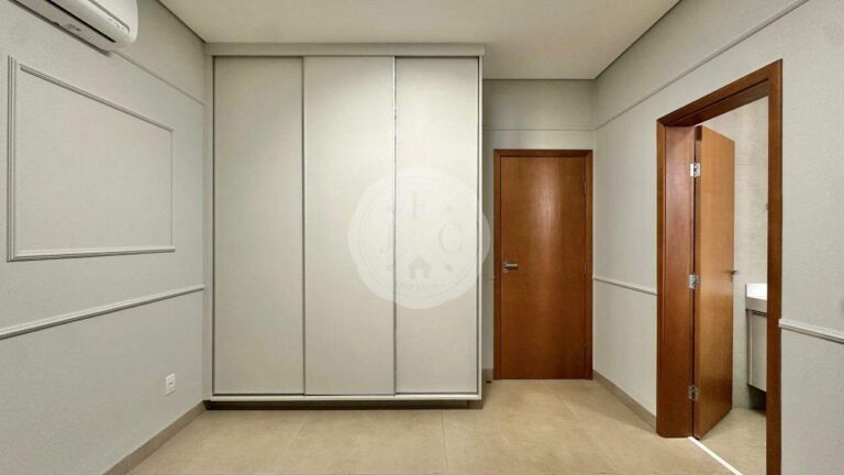 Casa em Condomínio para aluguel no Residencial e Empresarial Alphaville: