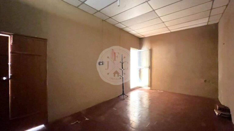 Casa à venda no Centro: