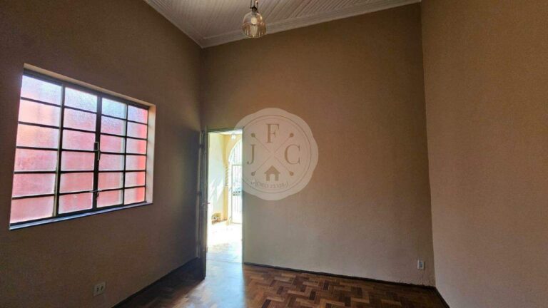 Casa à venda no Centro: