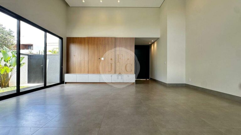 Casa em Condomínio para aluguel no Residencial e Empresarial Alphaville: