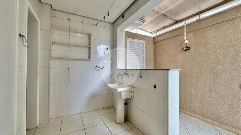 Casa em Condomínio para aluguel no Vila do Golfe: