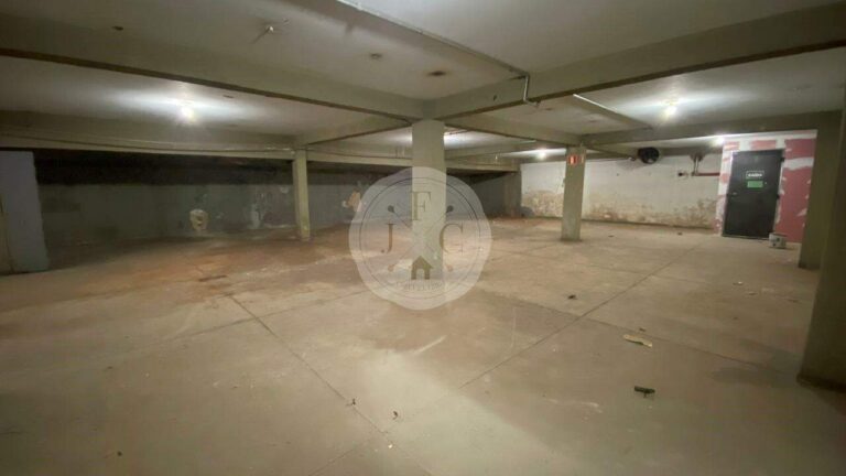 Prédio Comercial à venda no Vila Seixas: