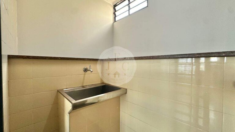 Casa para aluguel no Jardim Mosteiro: