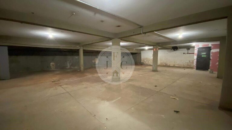 Prédio Comercial à venda no Vila Seixas: