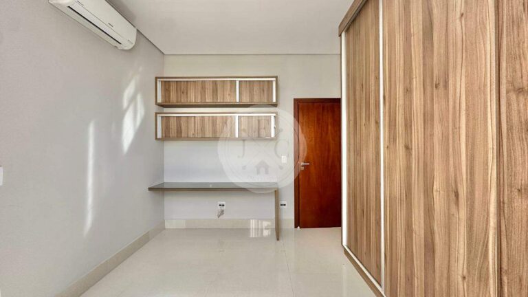Casa em Condomínio para aluguel no Residencial e Empresarial Alphaville: