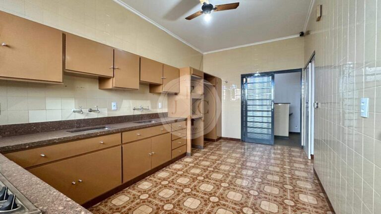 Casa para aluguel no Jardim Mosteiro: