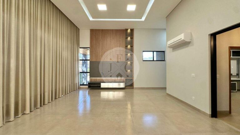 Casa em Condomínio para aluguel no Residencial e Empresarial Alphaville: