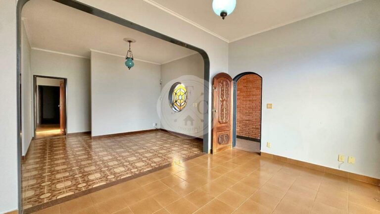 Casa para aluguel no Jardim Mosteiro: