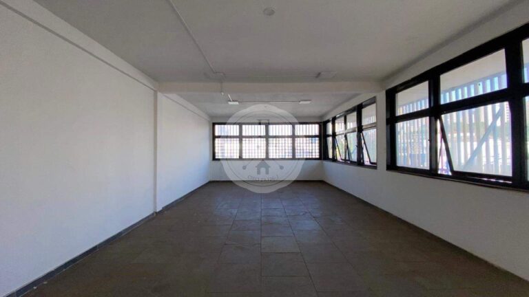Prédio Comercial à venda no Vila Seixas: