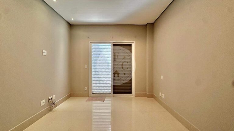 Casa em Condomínio para aluguel no Residencial e Empresarial Alphaville:
