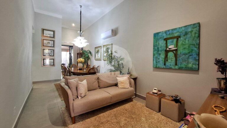 Casa em Condomínio à venda no Jardim Valência:
