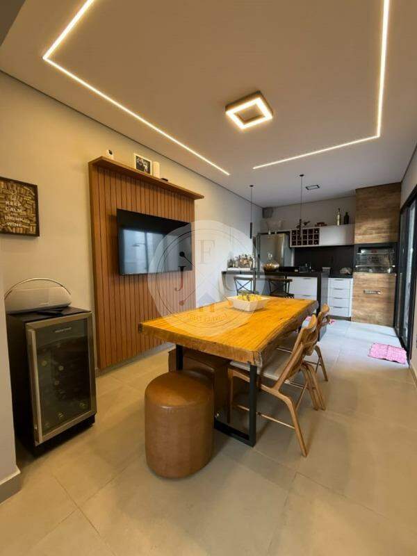 Casa à venda no Jardim Castelo Branco: