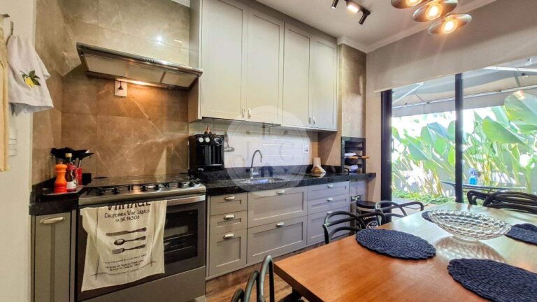 Casa em Condomínio à venda no Jardim Valência: