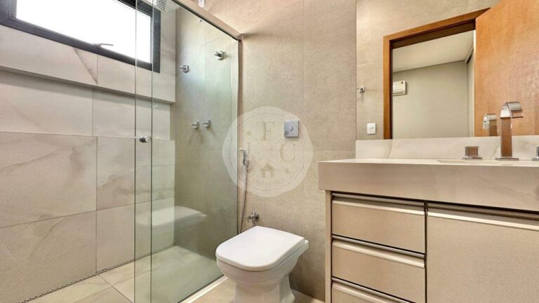 Casa em Condomínio para aluguel no Residencial e Empresarial Alphaville: