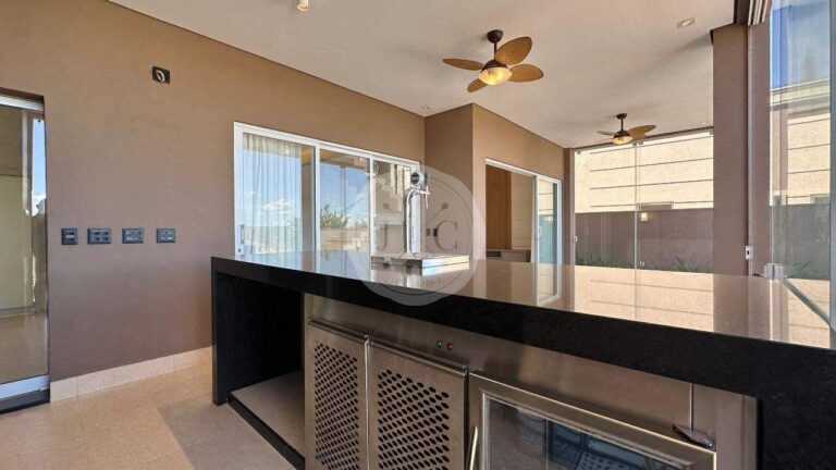 Casa em Condomínio para aluguel no Residencial e Empresarial Alphaville:
