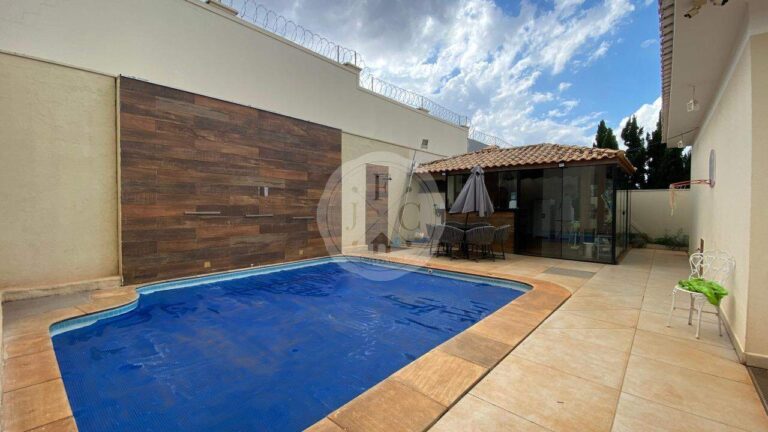 Casa em Condomínio à venda no Recreio das Acácias:
