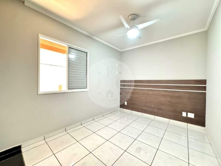 Casa em Condomínio à venda no Jardim Interlagos: