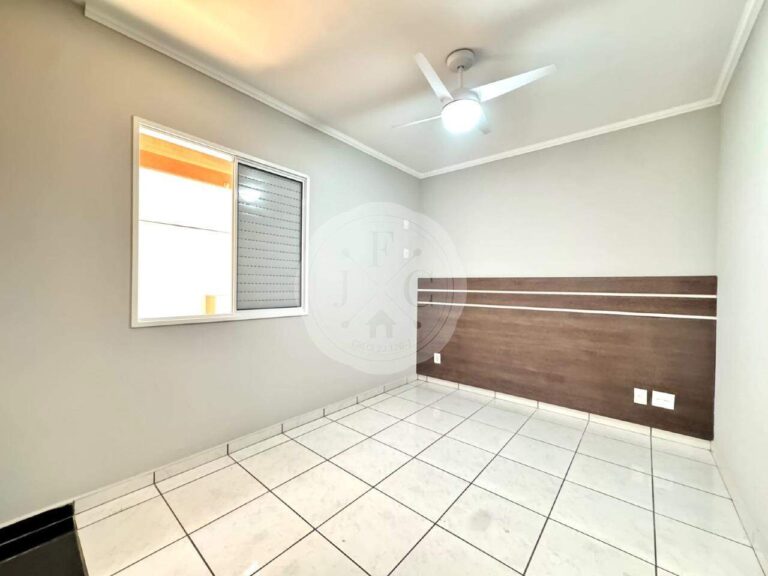 Casa em Condomínio para aluguel no Jardim Interlagos: