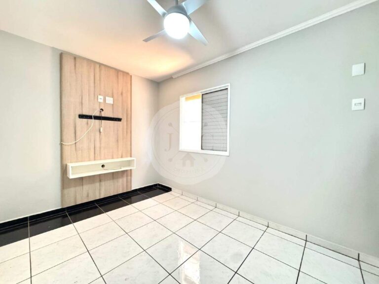 Casa em Condomínio para aluguel no Jardim Interlagos: