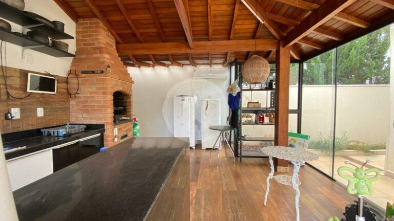 Casa em Condomínio à venda no Recreio das Acácias: