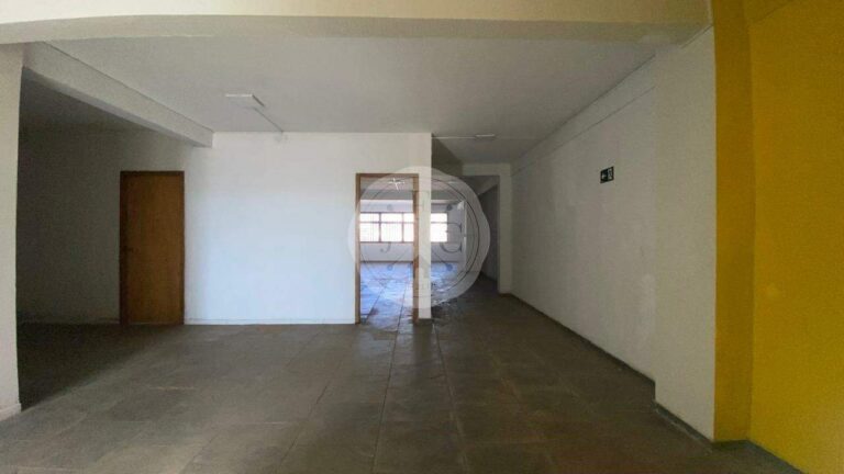 Prédio Comercial à venda no Vila Seixas: