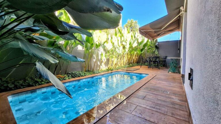 Casa em Condomínio à venda no Jardim Valência:
