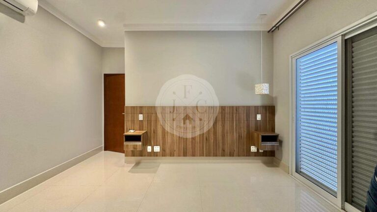 Casa em Condomínio para aluguel no Residencial e Empresarial Alphaville: