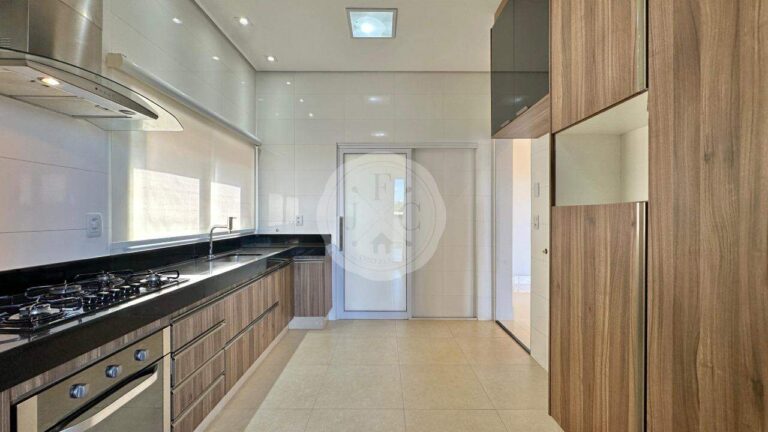 Casa em Condomínio para aluguel no Residencial e Empresarial Alphaville: