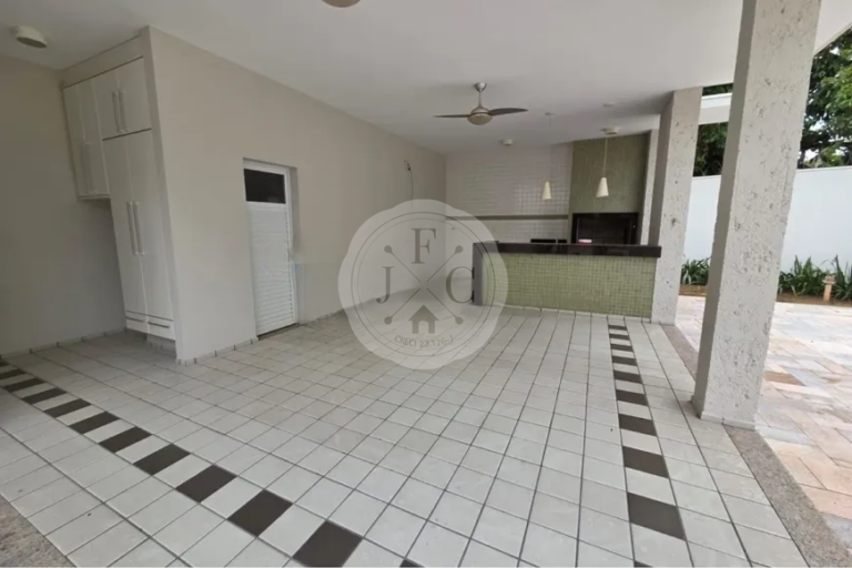 Casa em Condomínio para aluguel no Jardim Canadá:
