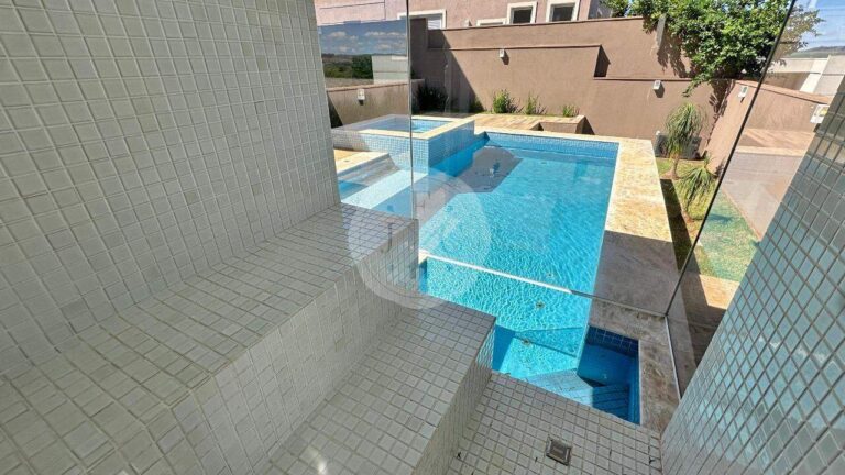 Casa em Condomínio para aluguel no Residencial e Empresarial Alphaville: