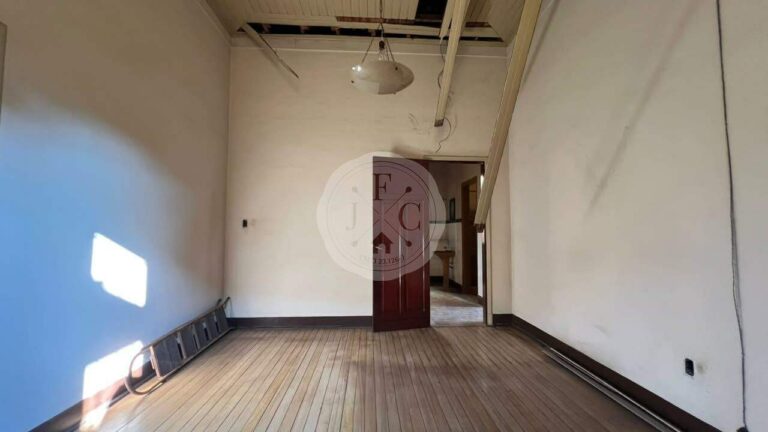Casa à venda no Centro:
