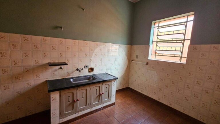 Casa à venda no Centro: