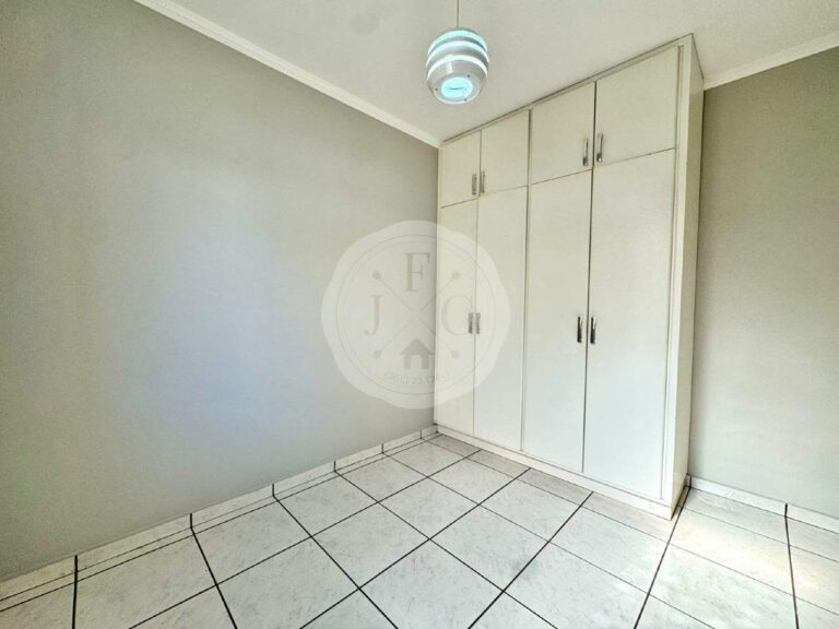 Casa em Condomínio para aluguel no Jardim Interlagos: