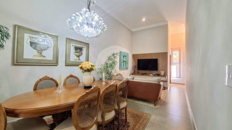 Casa em Condomínio à venda no Jardim Valência: