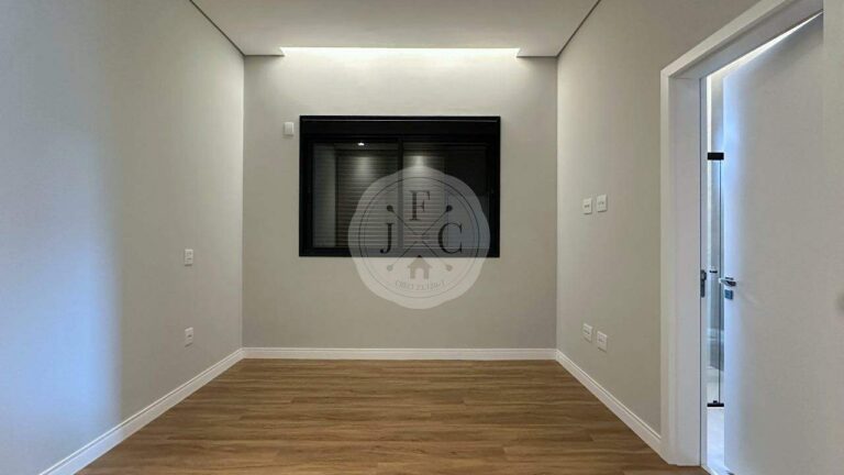 Casa em Condomínio para aluguel no Residencial e Empresarial Alphaville: