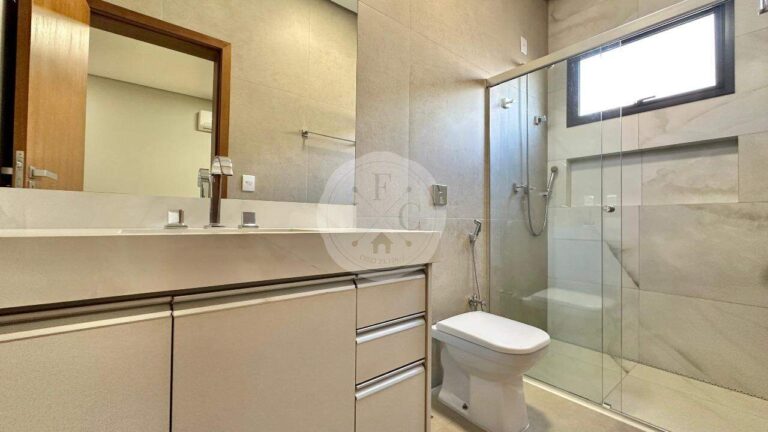 Casa em Condomínio para aluguel no Residencial e Empresarial Alphaville: