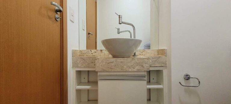 Apartamento à venda no Jardim Botânico: lavabo