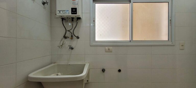 Apartamento à venda no Jardim Botânico: rea de servi o