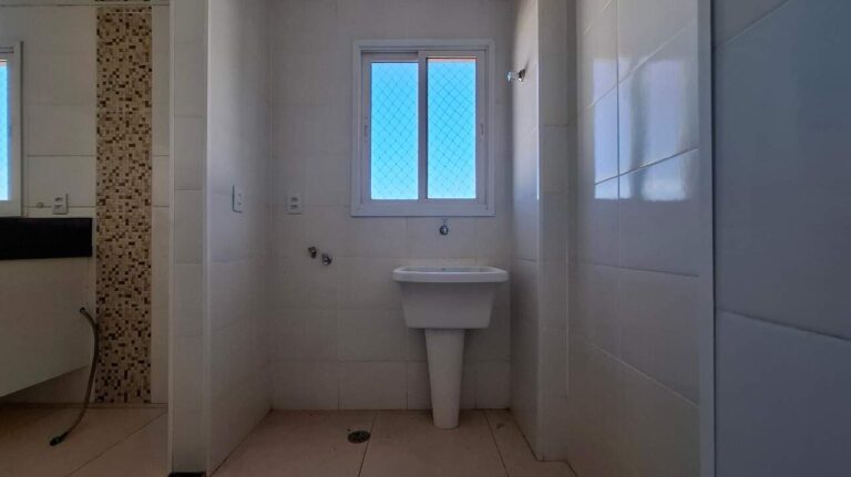 Apartamento para aluguel no Vila Monte Alegre: rea de servi o
