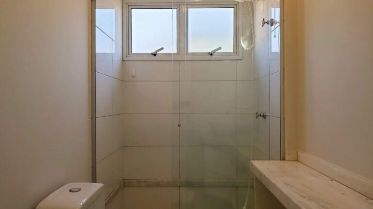 Casa em Condomínio para aluguel no Jardim Botânico: Banheiro Social
