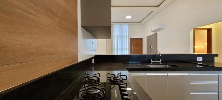 Casa em Condomínio para aluguel no Jardim Valência: Cozinha