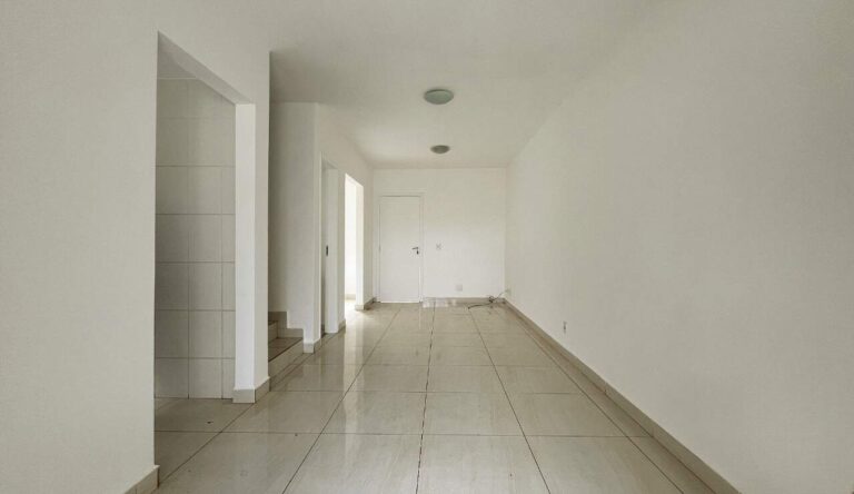 Casa em Condomínio à venda no Vila do Golfe: Sala