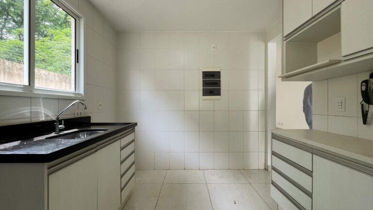 Casa em Condomínio à venda no Vila do Golfe: Cozinha