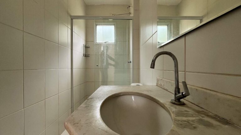 Casa em Condomínio à venda no Vila do Golfe: Banheiro suite