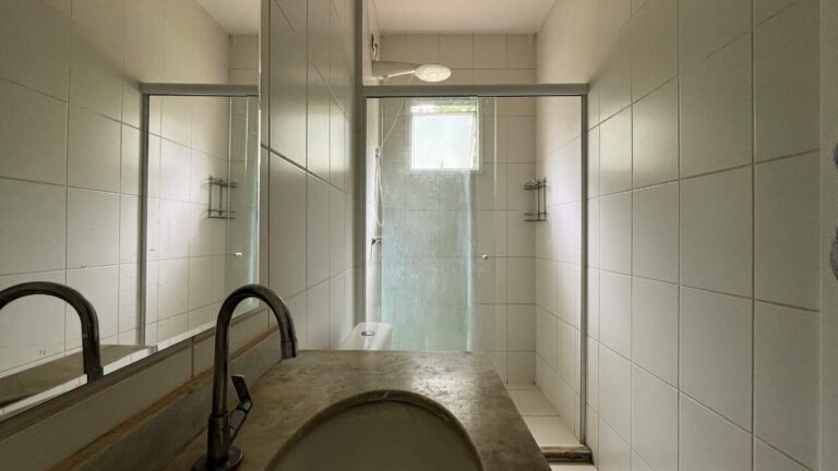 Casa em Condomínio à venda no Vila do Golfe: Banheiro social