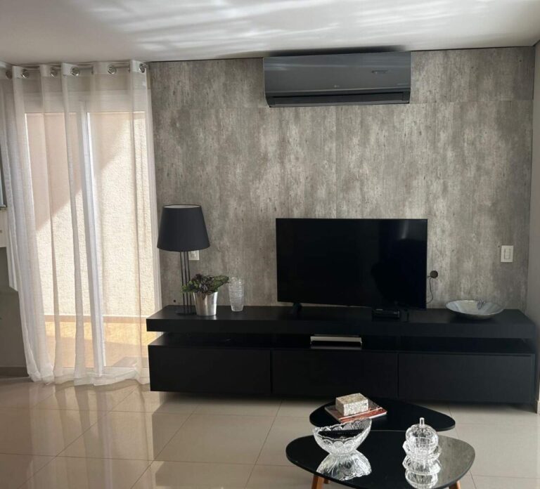 Casa em Condomínio à venda no Vila do Golfe: